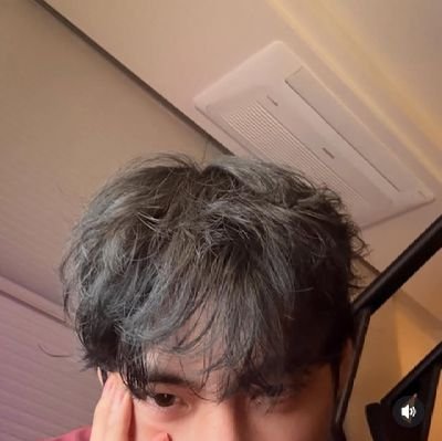 strawmiso's profile picture. half sense, half nonsense