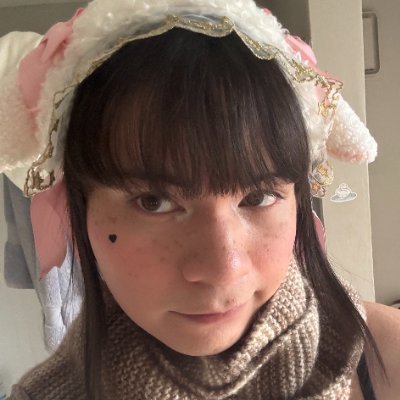 heeheeCS2's profile picture. ADV for Team DWG :D , I knit and crochet, play piano , go to classes and watch UFC. That’s pretty much it tbh🇺🇸🇻🇳 24 Yrs :3