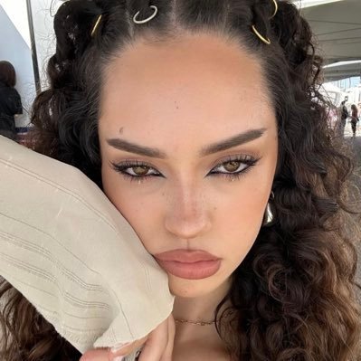 cherryywonnie's profile picture. yang jungwon ; fan acc ᢉ𐭩