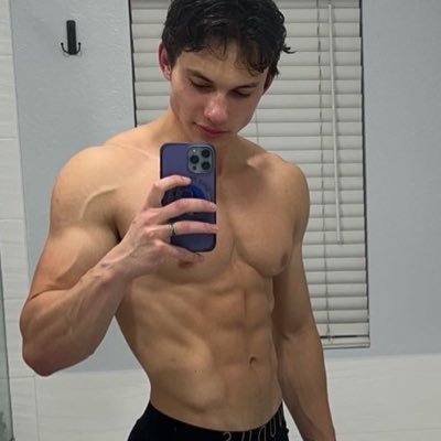 itscjclark69's profile picture. HAPPY CYBER MONDAY!!! I’ve decided to extend my Onlyfans discount up until tonight after the crazy amount of support I’ve been receiving from you all :)