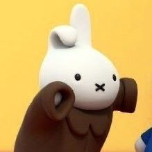 BeaBID_'s profile picture. a student that tries to capture life twice daily