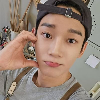 saturdayeol's profile picture. descolonize minha corpa desbinarize minhe genere | 🍒🦖🐣