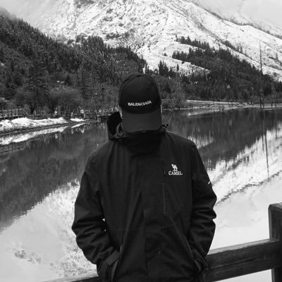 zzzilinnn's profile picture. 🔥#DigitalArtist｜#Web3｜#AIGC｜MKT Designer - INS Land｜BA & MFA 🇮🇹 Brera Accademy of Fine Arts Milan｜EX @starrynift,@pugg_io｜ Art Director of @backrooms_bks