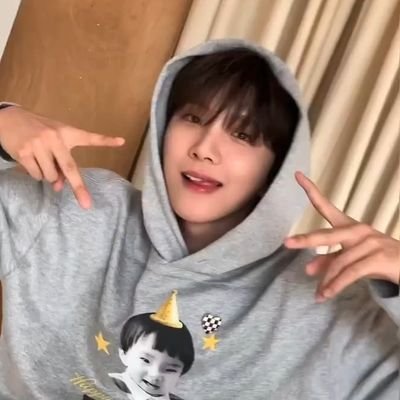 woocnhak's profile picture. ‘06— Called to this sphere by powerful Fortuity.