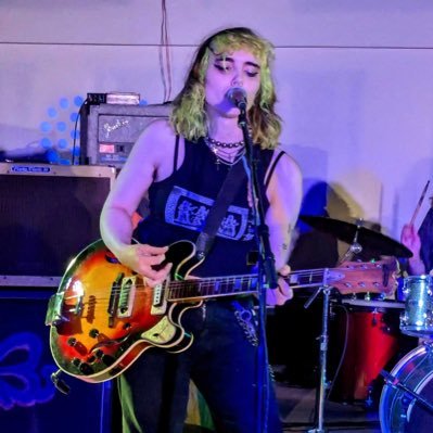 ZoeFnaf's profile picture. literally a ladybug | gtr and vox in @butterfliespdx | i love paul mccartney | 🩷 @FR0TTAGEC0RE | cashapp $ZoeIsEvil venmo ZoeLovesCats