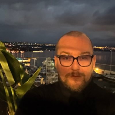 Qnix352918's profile picture. 