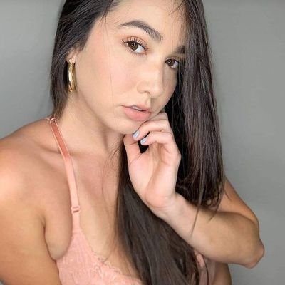 SusanCharl31682's profile picture. 