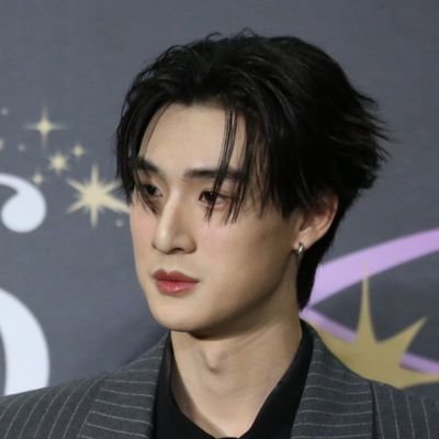 syidewteeera's profile picture. minor dni 🔞—                                        
                                       #Dewtee #AunStamp #joongdunk #auausave #tutoryim #teshow #janusira—