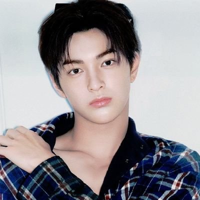 ahnkeoncho's profile picture. ⓘ 𝒕𝒉𝒊𝒔 𝒖𝒔𝒆𝒓 𝒍𝒐𝒗𝒆𝒔 #건호 ♡̸̷!