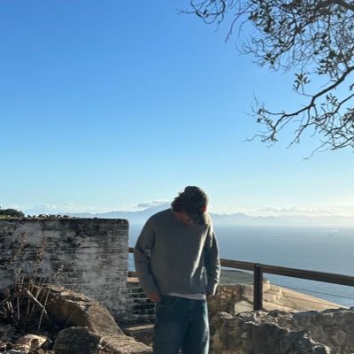 MiggVisuals's profile picture. 22 • Editor - Digital Artist • former @obeyalliance