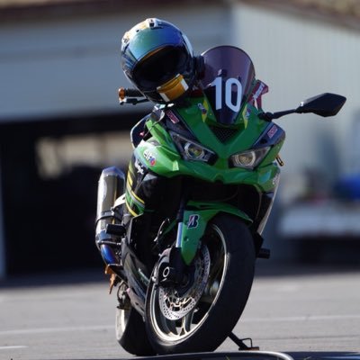 Greendevil_25R's profile picture. 2019年鈴鹿8耐チャンピオンマシンレプリカに乗ってます。zx-25rに愛し愛され続けてる♂です