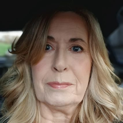 Aunty_Hen's profile picture. Helena Helen Hen answer to all.  she/her.
Breast Cancer 🎀 
#KindnessMatters 

No Pasarán ✊