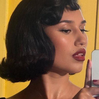 Iovendhate's profile picture. i think this stuff is for bisexuals and goths