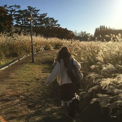 AdhiraPahadi's profile picture. Hey you! 👋 yep you reading this 👋open it once .... lets see if it clicks 😎.

https://t.co/vSteWit7CI