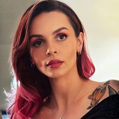 bessbbe's profile picture. Train Lady 🚂♥️ Freight Driver in the south. Award winning author, illustrator, columnist, fundraiser and lover of dogs.