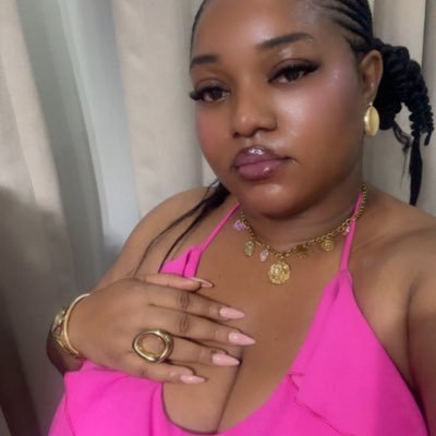 girlbutgodtype's profile picture. easily rage baited