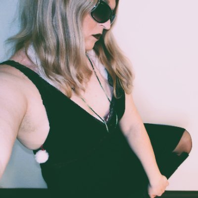 AngelaLEKa33f's profile picture. Philosopher & Writer