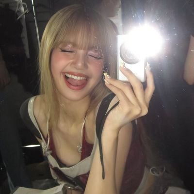 pinkedout__'s profile picture. 