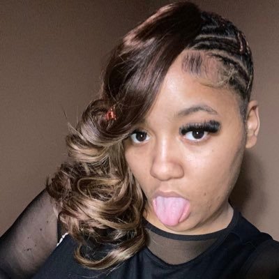 tsunamimelly's profile picture. 36DDD/F ✿ i only respond on onlyfans ✿ my only insta/snap is @chiccamelly ✿ https://t.co/UWYwVoJwNN ✿ NO MEET UPS QUIT ASKING ✿ No FB