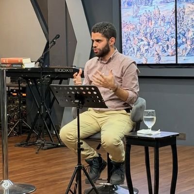 JoALandeta's profile picture. En Cristo ✝ | Esposo de @StephanieGibell | M.A. @SEBTS | Nerd de Ciencias Bíblicas 📚 | Ing. Mecánico ⚙️ @intecrd | יברכך יהוה וישמרך | 🍔🍺