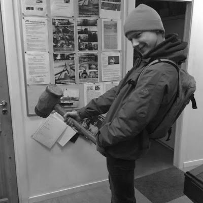 shooly209930449's profile picture. 