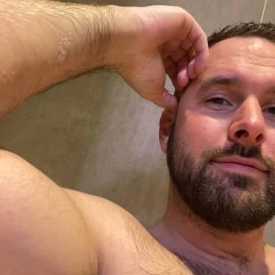 Edward393384126's profile picture. 