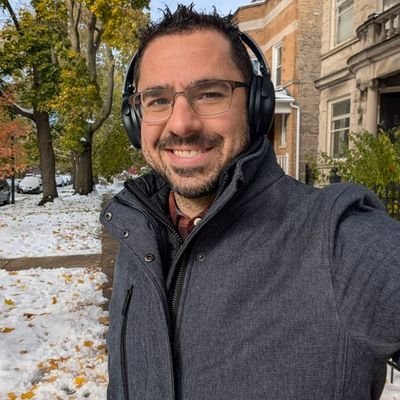 JohnnyKeyz82's profile picture. I have perfect pitch.