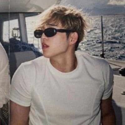 na1avien's profile picture. don’t hate yourself you know it was a good choice