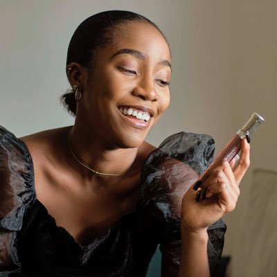 LeandreYvanna's profile picture. Communication addict || Digital communication || Marketing d’influence || Community management || Content creation 📸 || Canva design || Life&food lover🙃