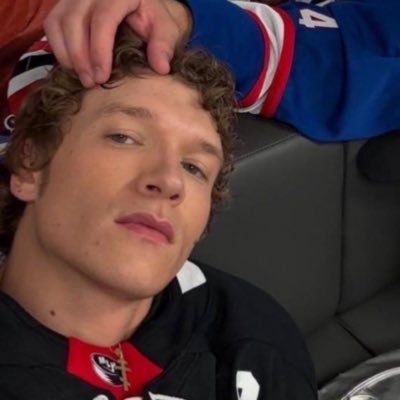 buckysemail's profile picture. { she / her } ✰ ilya, bucky & loki apologist. yes.