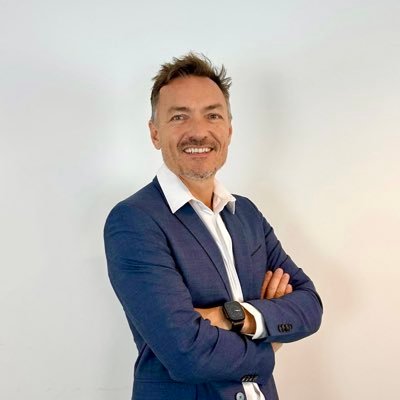 JV_Desens's profile picture. Père de famille, président d’Enfance et Famille, chef d’entreprises, opticien, cofondateur de la StartUp LYLEOO et de La Branche Opticiens.