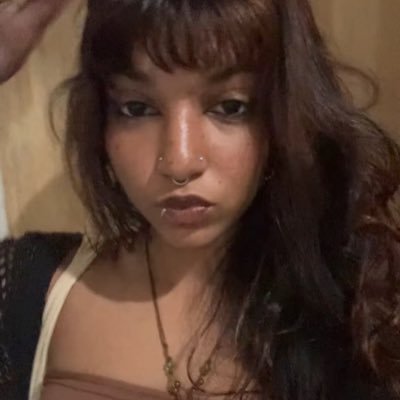 fleurviff's profile picture. moça bonita só de boca fechada @vascodagama