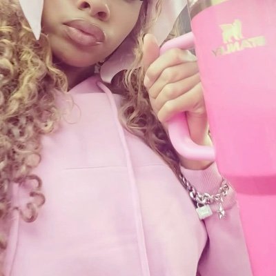 cheetahcupcakes's profile picture. little blk girl who liks white boyz onlyy 

look at my location 1st

picz ain’t me