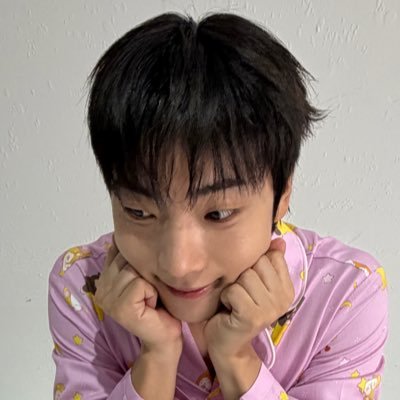 ch__O94's profile picture. 𝙉𝙊 𝙀𝙏𝙄𝙊𝙉 𝙉𝙊 𝙇𝙄𝙁𝙀. •︡ᯅ•︠  #이션 #이창윤 #창윤