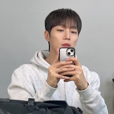 light_ell's profile picture. Highlight