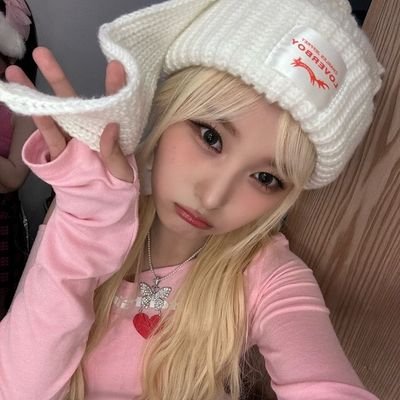 tstwlg's profile picture. —  𝐗𝐈𝐈 ⁎ “ ballava tra gli dei come un angelo ” 𝜗ৎ