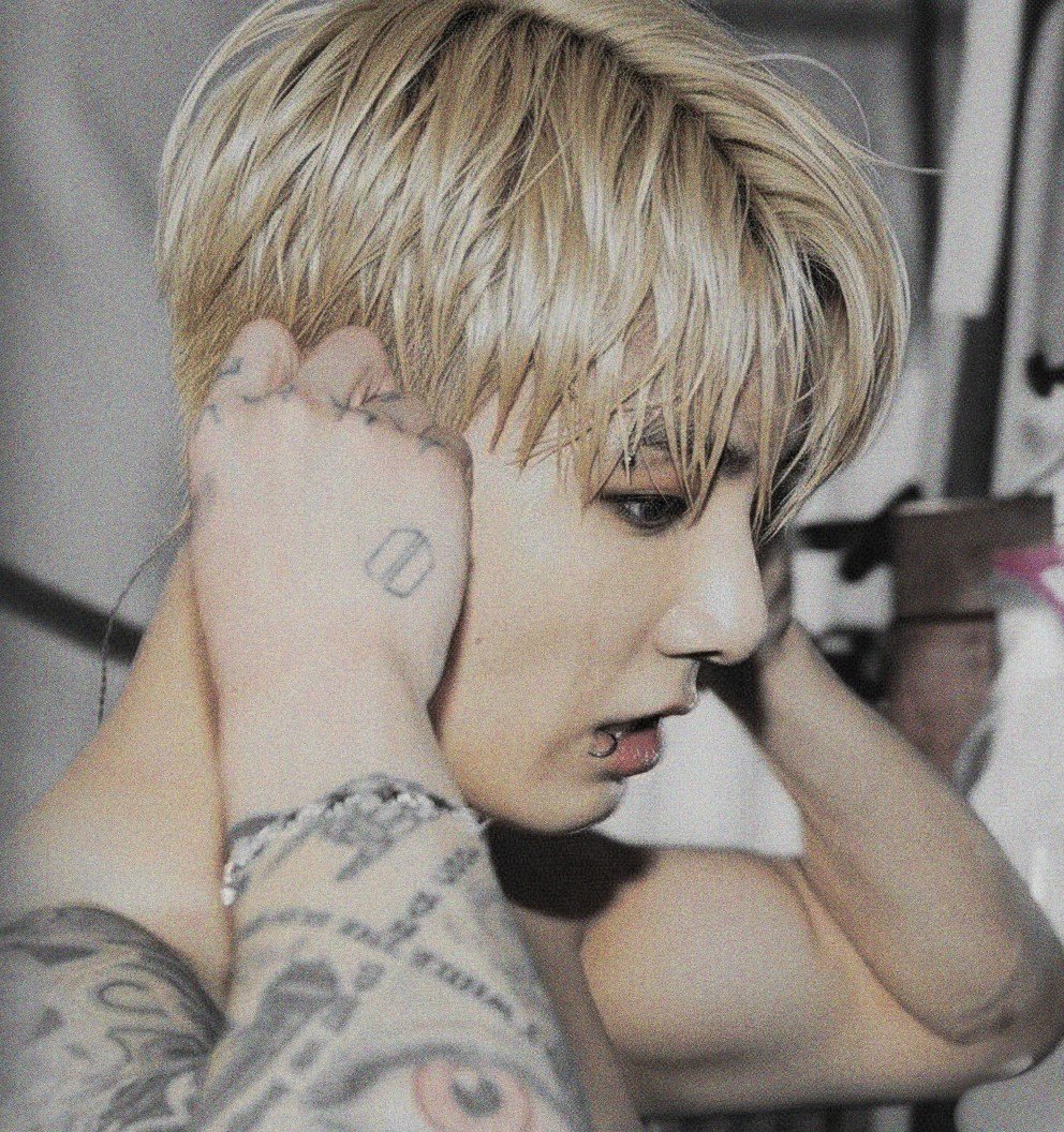 cronosium's profile picture. Yo daría lo mejor de mi vida por estar con vos— Mariposas, las miradas que cruzamos son palabras con el corazón. Si te quedas, puedo hasta el mundo cambiar.