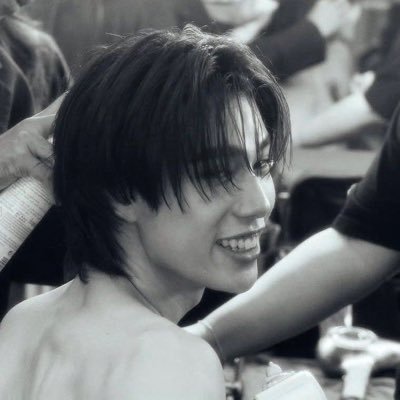 94wnrt's profile picture. phuwin : y’all are my bitches now (check view more)