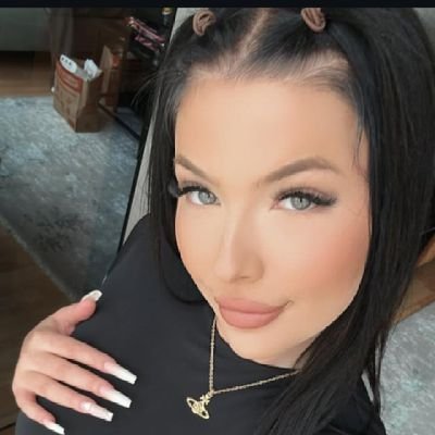 Angelarose44q1's profile picture. 