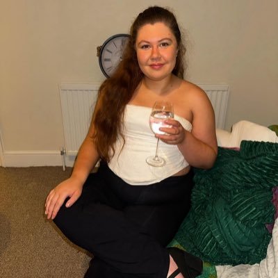 hgvandepeer's profile picture. Freelance features writer; blew up own life and writes about it on Substack. hannahvandepeerjournalist(at)gmail(dot)com