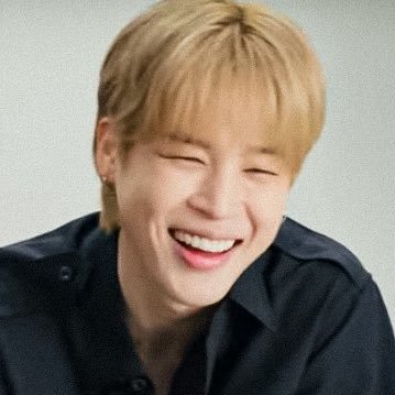 alessiazg's profile picture. Alessia, ‘99, Italy. INTJ. Just a girl with a purple heart 💜💜💜 아퍼방퍼 💫 Army • Carat • Atiny • Moa • Stay • Engene • TPWK ❤️‍🩹