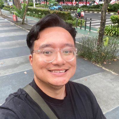 dadimdum's profile picture. Owner ahensi design - one venture at a time. Di twitter kek orang mabok, aslinya sama.