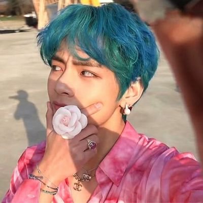 mnijkstudy's profile picture. ⭑.ᐟ✮⋆˙:  louder than bombs, I break