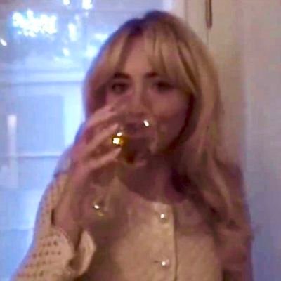 duhhubca's profile picture. love like bruises