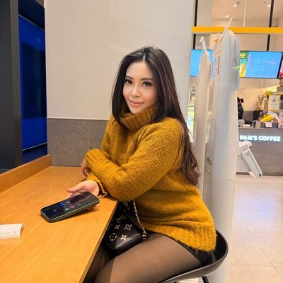 raihanaesmaeel's profile picture. nothing will bring you greater peace than minding your own business