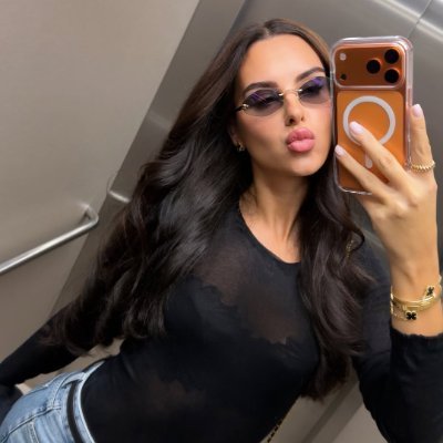 Garcia28_C's profile picture. Businesswoman. Dream builder. Turning creativity into success, one design at a time. 🚫PORN 🚫DM's
#EntrepreneurLife
#Mixed