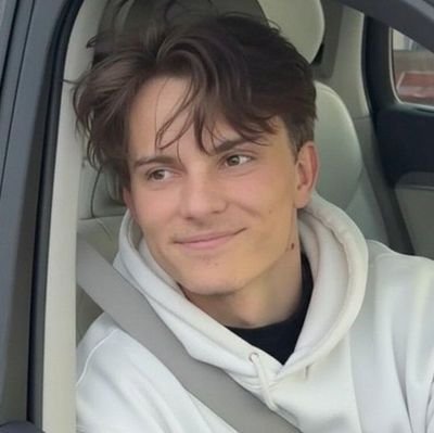 markyrx_'s profile picture. studytwt | 𝘴𝘦𝘯𝘪𝘰𝘳 𝘺𝘦𝘢𝘳 | 21 | ᴋᴜᴍʙᴀᴛɪ! | ᵖʰᵃʳᵐᵃᶜʸ 💊 | 78 | 𝚙𝚊𝚝𝚑 𝚁𝙿𝚑-𝚁𝙲𝚑𝚃 🧡 𝙻𝙽𝟺 - 𝙾𝙿𝟾𝟷 | 𝙵𝟷🏁 | Protego Maxima! 🪄