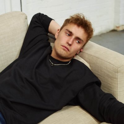 smlpmdn's profile picture. Pop culture enjoyer