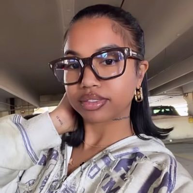 jshaunette's profile picture. not the video vixen.