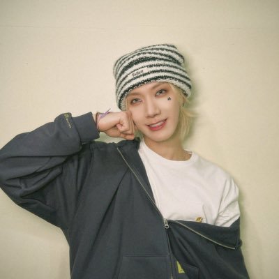 pinkkybunnyjung's profile picture. 🌸TENLEE🌸💕💞🐱LOUIS&LEON&LEVI🎀